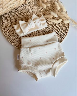 Nejroztomilejší BUMMIESky a srdíčka, která milujeme 🤍 www.tinyniny.cz #bummies #celenkasmasli #tinyniny #miminko #maminka...