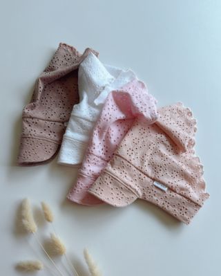 Letní MADEIROVÉ šátky 🤍 Láska na první pohled a dotek. V barvách lososová, bílá, smetanová, růžová, mint a starorůžová....