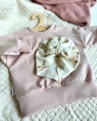 Jablůňky & Powder Pink 🤍 … něžná kombinace, která neomrzí www.tinyniny.cz #jablunky #powderpink #tinyniny #malaceskaznacka...